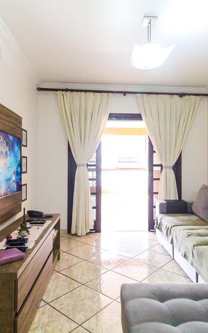 Casa à venda com 300m², 3 quartos e 3 vagas Casa à venda com 300m², 3 quartos e 3 vagasSala