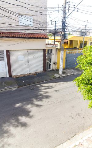 Casa à venda com 300m², 3 quartos e 3 vagas Casa à venda com 300m², 3 quartos e 3 vagasVista da varanda da sala