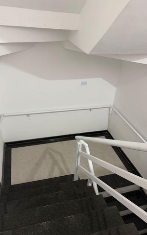 Apartamento para alugar com 88m², 2 quartos e 1 vaga Apartamento para alugar com 88m², 2 quartos e 1 vagaEscada