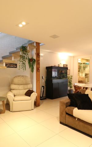 Casa à venda com 365m², 4 quartos e 4 vagasSala/Cozinha