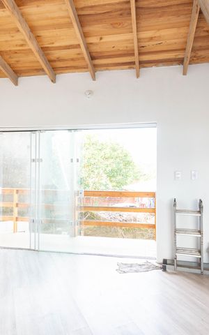 Casa à venda com 150m², 4 quartos e 2 vagas Casa à venda com 150m², 4 quartos e 2 vagasCobertura
