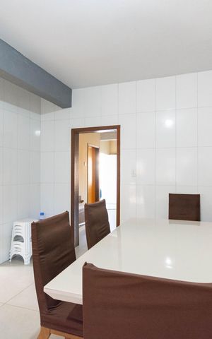 Casa à venda com 150m², 4 quartos e 2 vagas Casa à venda com 150m², 4 quartos e 2 vagasCopa