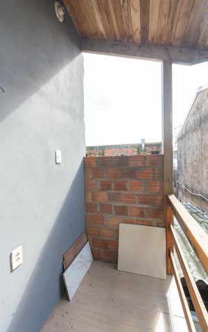 Casa à venda com 150m², 4 quartos e 2 vagas Casa à venda com 150m², 4 quartos e 2 vagasCobertura