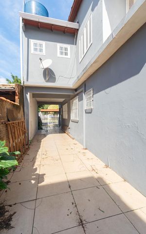 Casa à venda com 150m², 4 quartos e 2 vagas Casa à venda com 150m², 4 quartos e 2 vagasÁrea comum