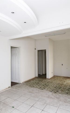 Casa para alugar com 120m², 7 quartos e 4 vagasSala