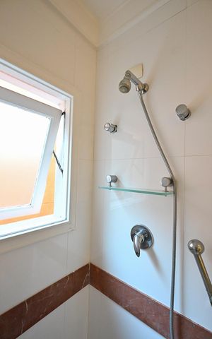 Casa de condomínio à venda com 310m², 4 quartos e 4 vagasBanheiro