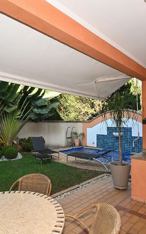 Casa de condomínio à venda com 310m², 4 quartos e 4 vagasVaranda