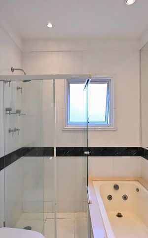 Casa de condomínio à venda com 310m², 4 quartos e 4 vagasBanheiro Suíte 2
