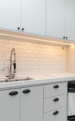 Casa à venda com 125m², 4 quartos e 4 vagas Casa à venda com 125m², 4 quartos e 4 vagasCozinha