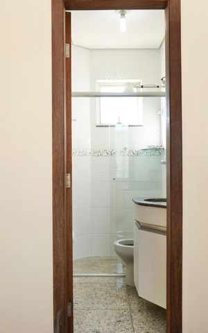 Casa à venda com 240m², 5 quartos e 3 vagasBanheiro Social 1
