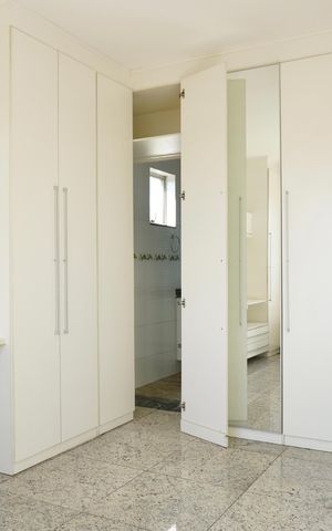 Casa à venda com 240m², 5 quartos e 3 vagasSuíte 2