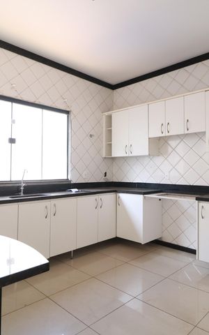 Casa para alugar com 270m², 5 quartos e 2 vagasCozinha