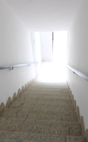 Apartamento à venda com 30m², 2 quartos e sem vagaescada