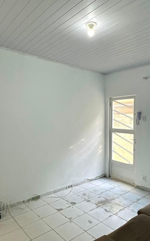 Casa para alugar com 90m², 2 quartos e sem vaga