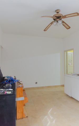 Casa à venda com 100m², 2 quartos e 1 vaga Casa à venda com 100m², 2 quartos e 1 vagaSala