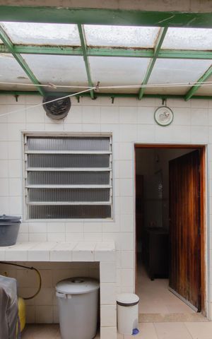 Casa à venda com 100m², 2 quartos e 1 vaga Casa à venda com 100m², 2 quartos e 1 vagaÁrea de Serviço