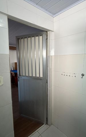 Casa à venda com 260m², 3 quartos e 2 vagasBanheiro 4