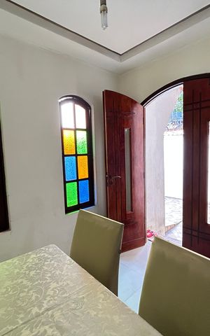 Casa à venda com 260m², 3 quartos e 2 vagasSala