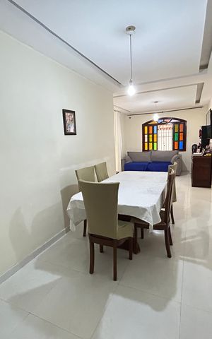 Casa à venda com 260m², 3 quartos e 2 vagasSala