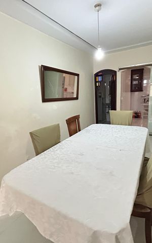 Casa à venda com 260m², 3 quartos e 2 vagasSala