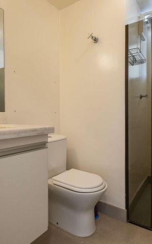 Apartamento à venda com 110m², 2 quartos e 2 vagas Apartamento à venda com 110m², 2 quartos e 2 vagasBanheiro social