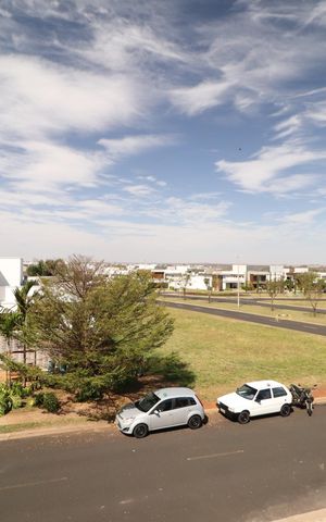 Casa de condomínio para alugar com 300m², 4 quartos e 4 vagasVista