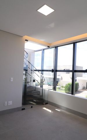 Casa de condomínio para alugar com 300m², 4 quartos e 4 vagasSala Terraço
