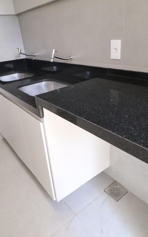 Casa de condomínio para alugar com 300m², 4 quartos e 4 vagasÁrea de Serviço