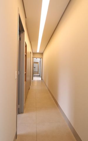 Casa de condomínio para alugar com 300m², 4 quartos e 4 vagasCorredor