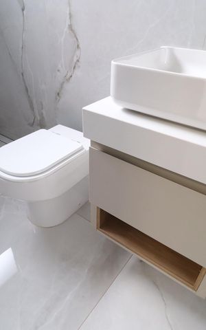 Casa de condomínio para alugar com 300m², 4 quartos e 4 vagasBanheiro da Suíte
