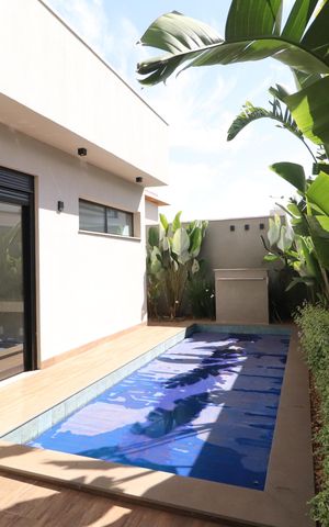 Casa de condomínio para alugar com 300m², 4 quartos e 4 vagasPiscina
