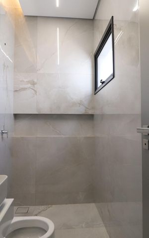 Casa de condomínio para alugar com 300m², 4 quartos e 4 vagasBanheiro Social do Terraço
