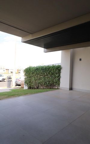 Casa de condomínio para alugar com 300m², 4 quartos e 4 vagasGaragem