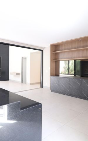 Casa de condomínio para alugar com 300m², 4 quartos e 4 vagasCozinha
