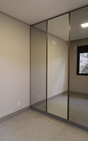Casa de condomínio para alugar com 300m², 4 quartos e 4 vagasSuíte 3 