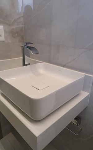 Casa de condomínio para alugar com 300m², 4 quartos e 4 vagasBanheiro Social do Terraço
