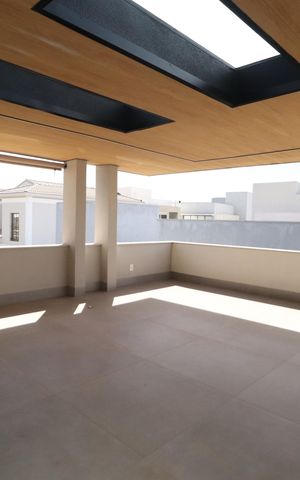 Casa de condomínio para alugar com 300m², 4 quartos e 4 vagasTerraço