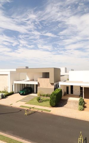 Casa de condomínio para alugar com 300m², 4 quartos e 4 vagasVista