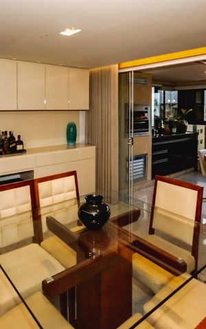 Apartamento à venda com 188m², 4 quartos e 3 vagasSala de Jantar
