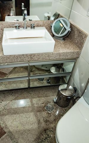 Apartamento à venda com 188m², 4 quartos e 3 vagasBanheiro do Quarto 4