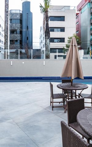 Apartamento à venda com 188m², 4 quartos e 3 vagasÁrea comum - Piscina