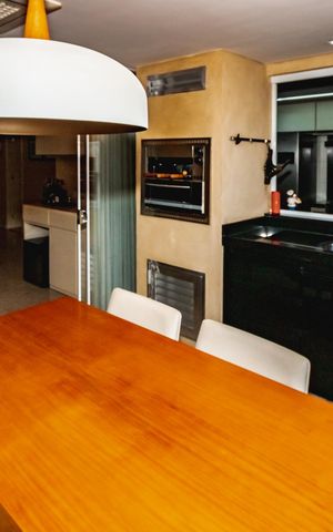 Apartamento à venda com 188m², 4 quartos e 3 vagasVaranda gourmet