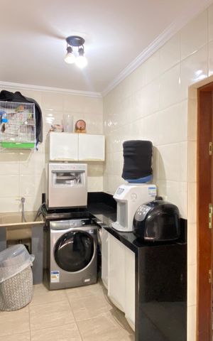 Casa à venda com 222m², 4 quartos e 2 vagas Casa à venda com 222m², 4 quartos e 2 vagasÁrea de Serviço