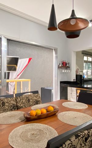 Casa à venda com 222m², 4 quartos e 2 vagas Casa à venda com 222m², 4 quartos e 2 vagasSala de Jantar