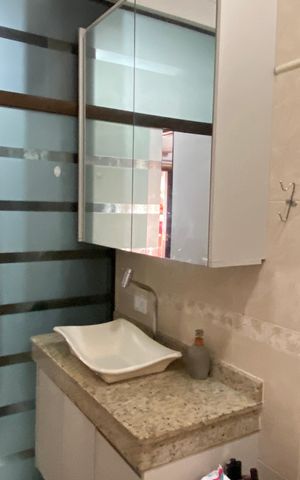 Casa à venda com 222m², 4 quartos e 2 vagas Casa à venda com 222m², 4 quartos e 2 vagasCloset - Banheiro da Suíte 2