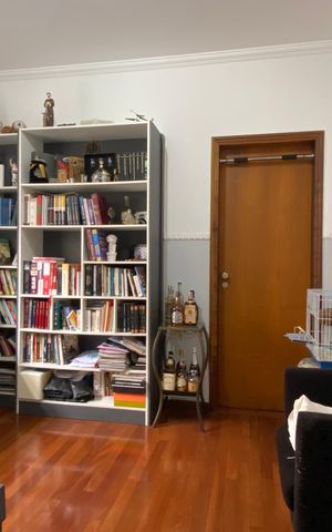 Casa à venda com 222m², 4 quartos e 2 vagas Casa à venda com 222m², 4 quartos e 2 vagasEscritório