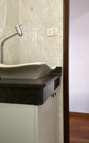 Casa à venda com 222m², 4 quartos e 2 vagas Casa à venda com 222m², 4 quartos e 2 vagasBanheiro 3