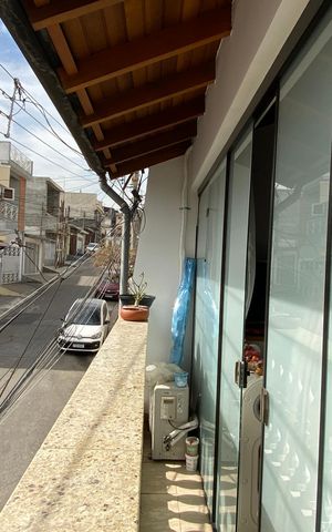 Casa à venda com 222m², 4 quartos e 2 vagas Casa à venda com 222m², 4 quartos e 2 vagasVaranda 3