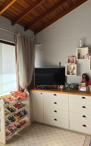 Casa à venda com 222m², 4 quartos e 2 vagas Casa à venda com 222m², 4 quartos e 2 vagasQuarto 4