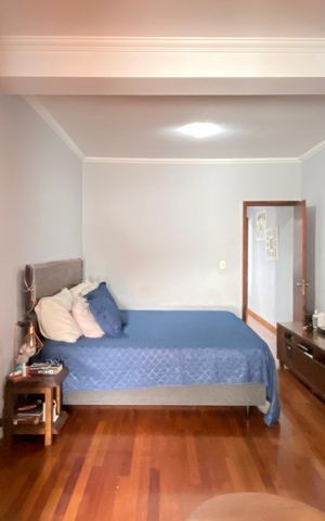 Casa à venda com 222m², 4 quartos e 2 vagas Casa à venda com 222m², 4 quartos e 2 vagasSuíte 2
